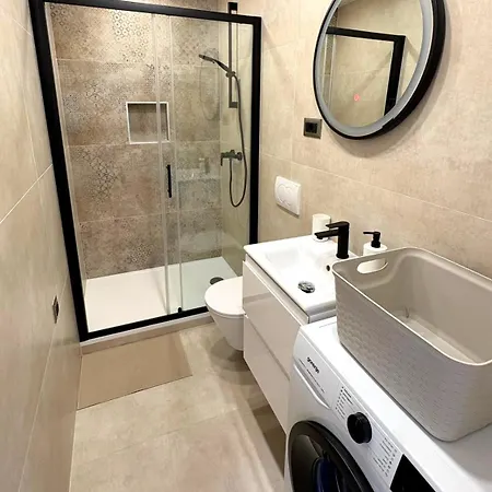 Brand New Big Blue Appartement